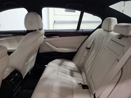 2022 BMW 5 Series - thumbnail 11