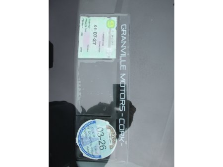 2017 Peugeot 208 - thumbnail 14