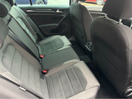 2018 Volkswagen Golf Golf Estate 1.4 TSI Highline €19,950 thumbnail