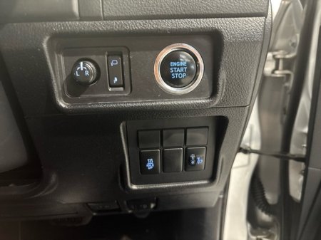 2018 Toyota Landcruiser - thumbnail 16