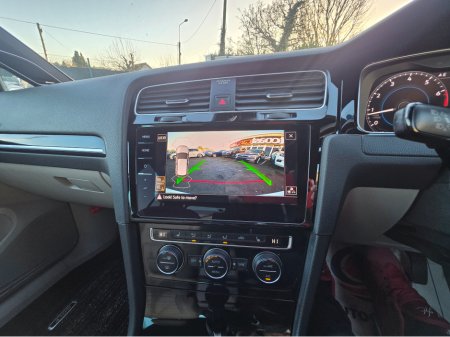 2019 Volkswagen Golf FULL CREAM LEATHER SEATS  ELECTRIC HEATED SEATS SAT NAV PACK - VIRTUAL CLOCKS -REVERSE CAMERA - NAVIGATION - CARPLAY - ANDROID AUTO- BLIND SPOT REAR TRAFFIC ASSIST - DISCOVER PRO €21,950 thumbnail