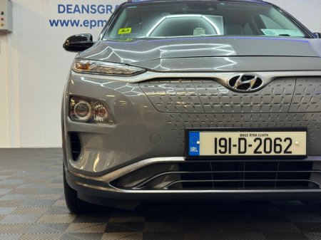 2019 Hyundai Kona Kona EV 64 kWh €17,995 thumbnail