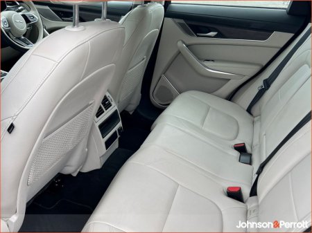 2021 Jaguar F-Pace AWD 2.0 I4 PHEV 404 PS Auto €39,900 thumbnail