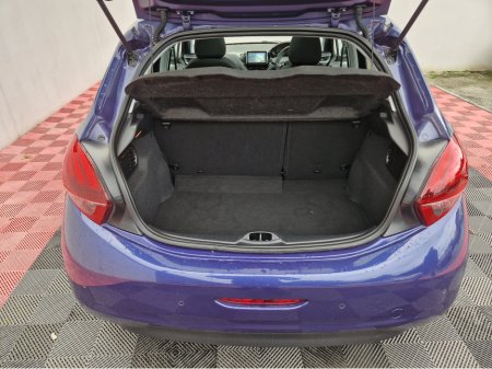 2017 Peugeot 208 ALLURE 1.2 PETROL 5DR AUTOMATIC €10,950 thumbnail