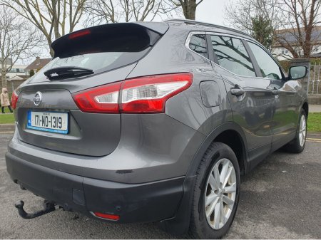 2017 Nissan Qashqai 1.6 DSL // AUTOMATIC // PAN ROOF // €10,995 thumbnail