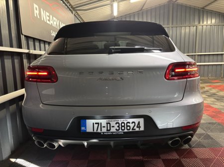 2017 Porsche Macan Macan S Diesel PDK €33,950 thumbnail
