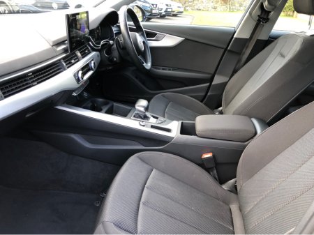 2021 Audi A4 - thumbnail 5