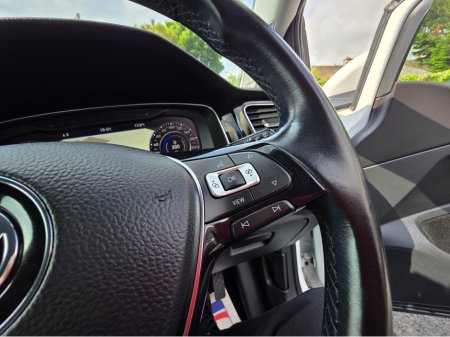 2020 Volkswagen Golf 1.4 FULL LEATHER SEATS ELECTRIC MEMORY SEATS  NAVI VIRTUAL CLOCKS ANDROID AUTO CARPLAY BLIND SPOT REAR TRAFFIC ASSIST ROAD SIGN RECOGNIZING  LANE ASSIST LOW TAX BAND €22,950 thumbnail