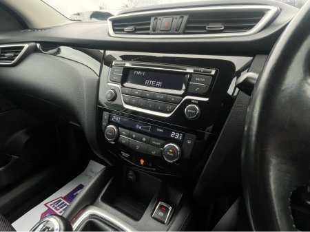 2015 Nissan Qashqai 1.5 DSL SV 4DR LOW KM €8,450 thumbnail
