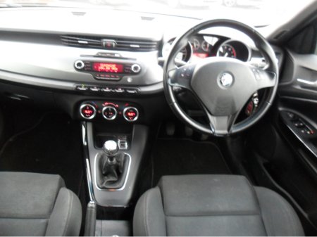 2010 Alfa Romeo Giulietta - thumbnail 9