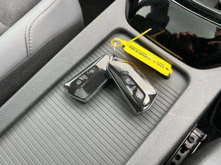 2023 Volkswagen ID.4 - thumbnail 12