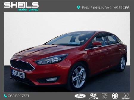 2017 Ford Focus - thumbnail 4