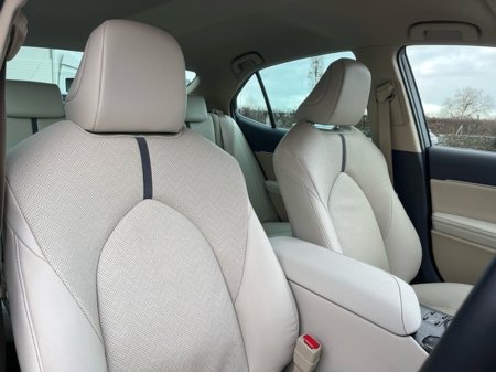 2024 Toyota Camry PLATINUM EDITION 4 €46,950 thumbnail