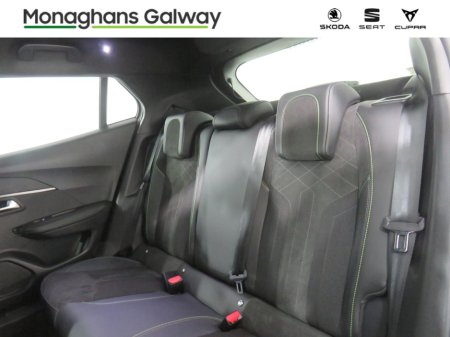 2023 Peugeot 2008 - thumbnail 15