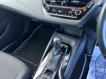 2022 Toyota Corolla LUNA 1.8 HYBRID // SERVICE HISTORY // LANE ASSIST // REVERSE CAMERA €20,900 thumbnail