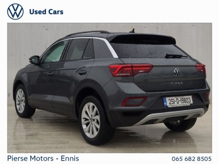 2025 Volkswagen T-Roc - thumbnail 3