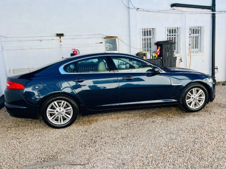 2013 Jaguar XF - thumbnail 7