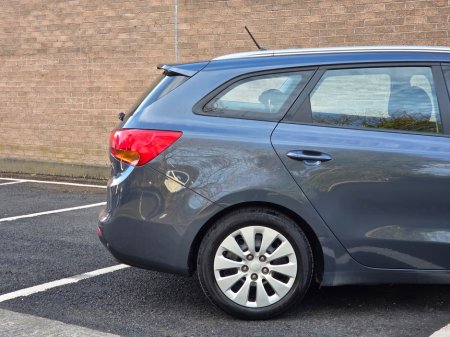 2014 Kia Ceed - thumbnail 24