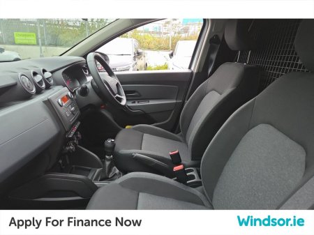 2024 Dacia Duster - view 4