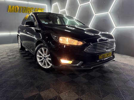 2017 Ford Focus - thumbnail 1