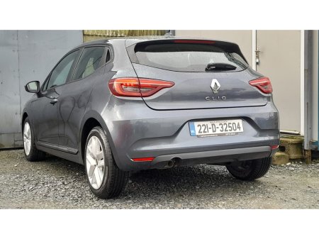 2022 Renault Clio Dynamique TCe 90 €14,450 thumbnail