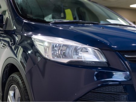 2015 Ford Kuga ZETEC 2.0 TDCI 120PS FWD 4 4DR €11,950 thumbnail