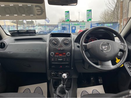 2017 Dacia Duster SIGNATURE 1.5 DCI 110 4X 4DR €10,950 thumbnail