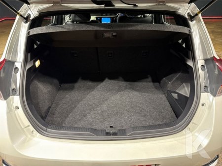 2017 Toyota Auris - thumbnail 13