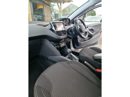 2017 Peugeot 208 1.2l Auto| Panoramic roof €10,950 thumbnail