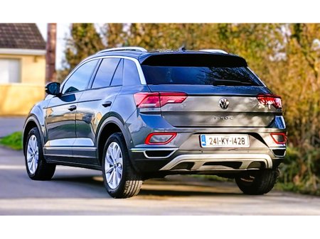 2024 Volkswagen T-Roc STYLE 2.0 TDI MANUAL 6SPEED FWD 116HP €29,500 thumbnail