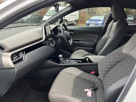 2023 Toyota C-HR - thumbnail 6