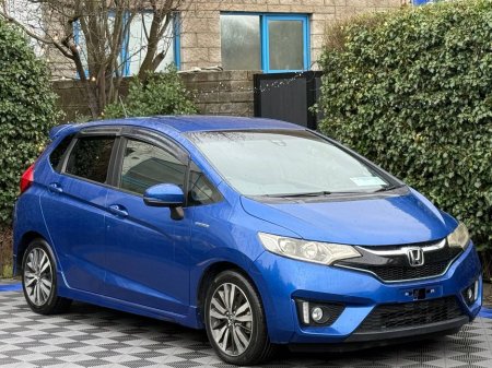 2016 Honda Fit SPORT 1.5 HYBRID // DIAMOND CUT ALLOYS // SERVICE HISTORY // PADDLE SHIFT €10,900 thumbnail