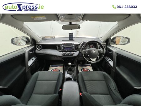 2017 Toyota Rav4 - photo 2