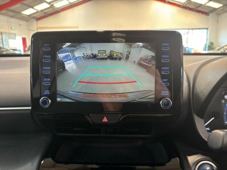 2023 Toyota Yaris Cross LUNA SPORT HYBRID AUTO €28,950 thumbnail