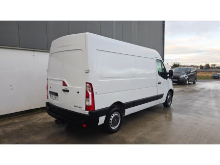 2015 Renault Master III FWD MM35 DCI 135 ENERGY BUSINE €6,500 thumbnail