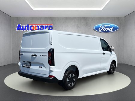 2025 Ford Transit Custom 320L TREND 2.5PHEV €32,500