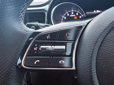 2021 Kia Ceed 1.0 GT Line MY20 5DR, *WARRANTY TILL 2028* Heated Steering Wheel, Touch Screen Infotainment System, Lane Departure Warning, €21,900 thumbnail