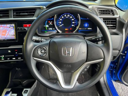2016 Honda Fit F-PACKAGE 1.5 HYBRID // 14