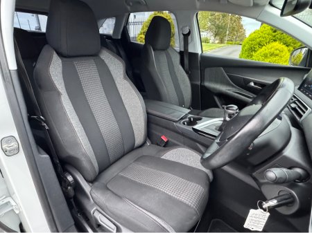 2017 Peugeot 3008 ACTIVE 1.6 BLUE HDI 120 4 4DR €17,950 thumbnail