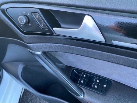 2016 Volkswagen Golf GOLF GTI CLUBSPORT TRACK EDITION 2016 (162) €24,995 thumbnail