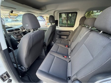 2016 Volkswagen Caddy - thumbnail 25