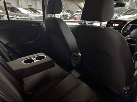 2024 Volkswagen T-Roc - thumbnail 5