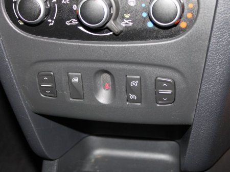 2020 Dacia Sandero - thumbnail 18