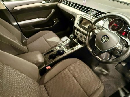 2016 Volkswagen Passat - thumbnail 9