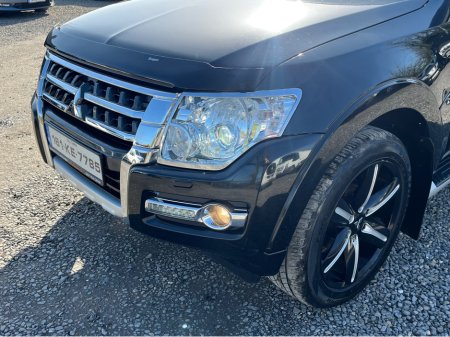 2016 Mitsubishi Shogun - thumbnail 15