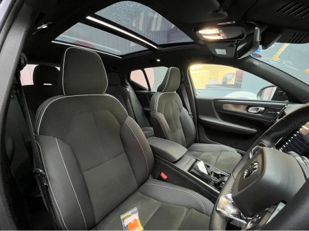 2023 Volvo XC40 - thumbnail 12