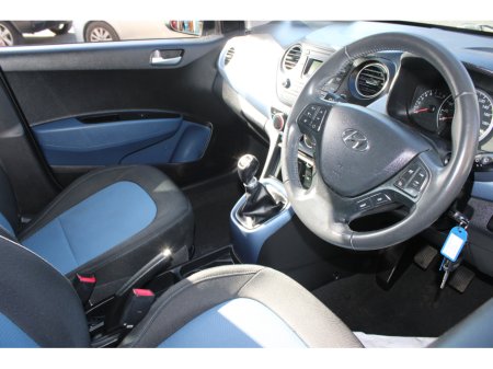 2017 Hyundai i10 - thumbnail 8