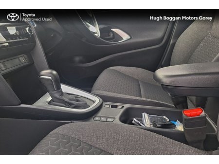 2024 Toyota Yaris Cross CROSS LUNA SPORT 4DR AUTO €30,950 thumbnail