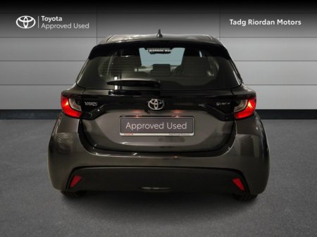 2025 Toyota Yaris HYBRID LUNA €25,950