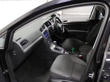 2017 Volkswagen Golf 1.2 TSI COMFORTLINE €15,950 thumbnail